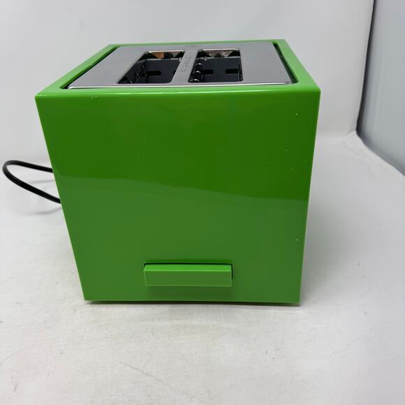 Minecraft Creeper Toaster Green Two-Slice Digital Control Gamer Kitchen - Picture 2 of 11